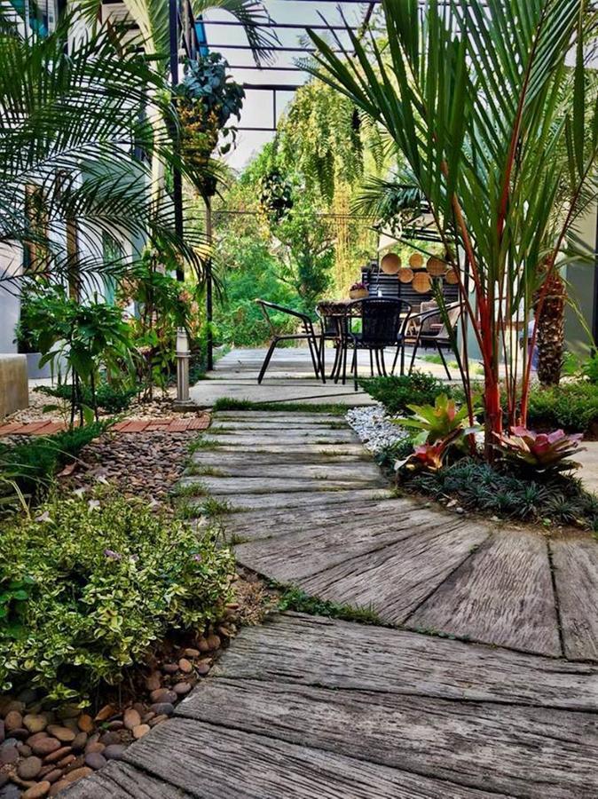 Отель Casa Malee Чиангмай Экстерьер фото