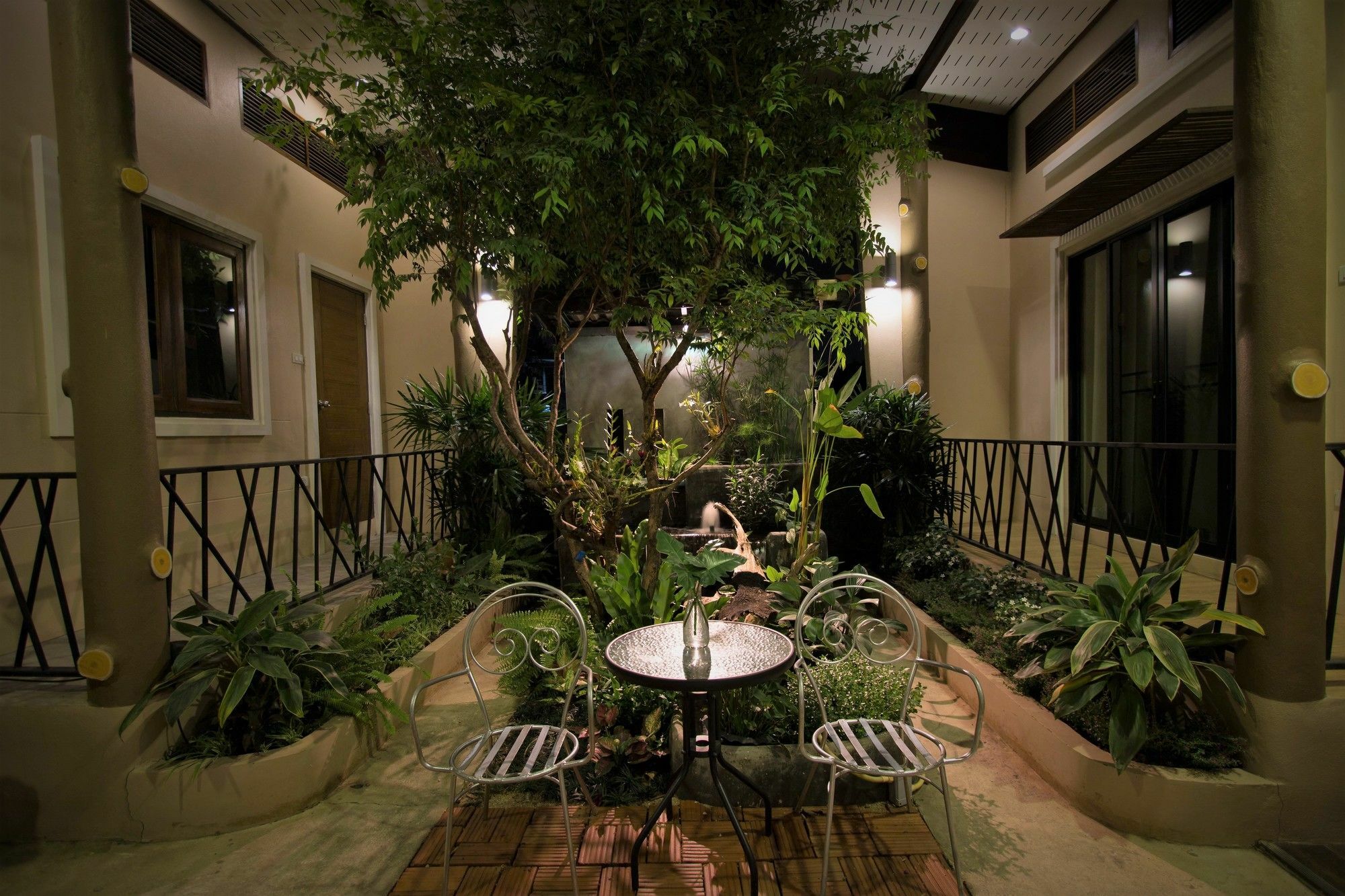 Отель Casa Malee Чиангмай Экстерьер фото